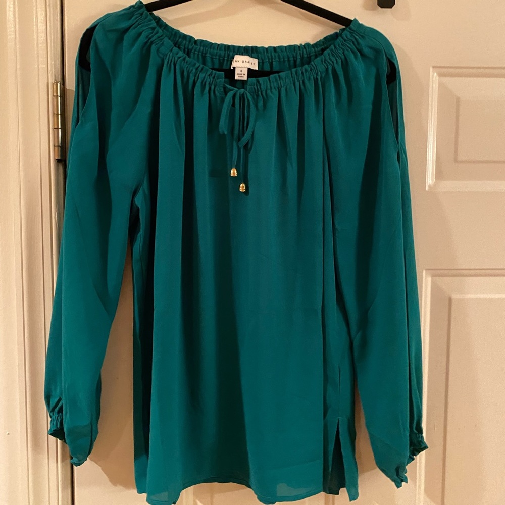 Susan Graver top with fitted sleeve and tie accent